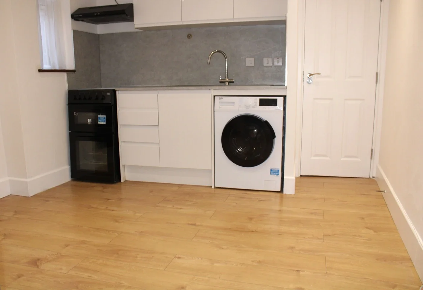 Flat Villiers Road in Greater London