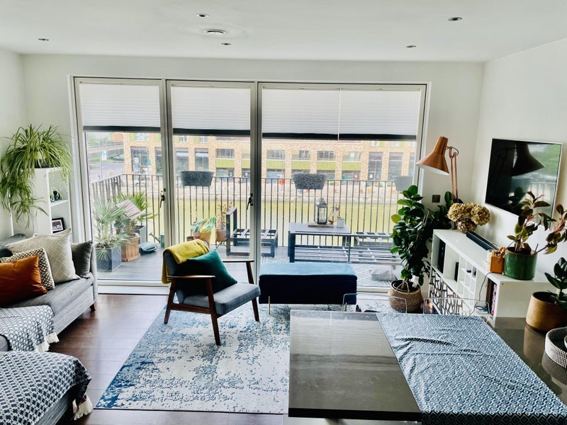 Room Lock Side Way in Greater London