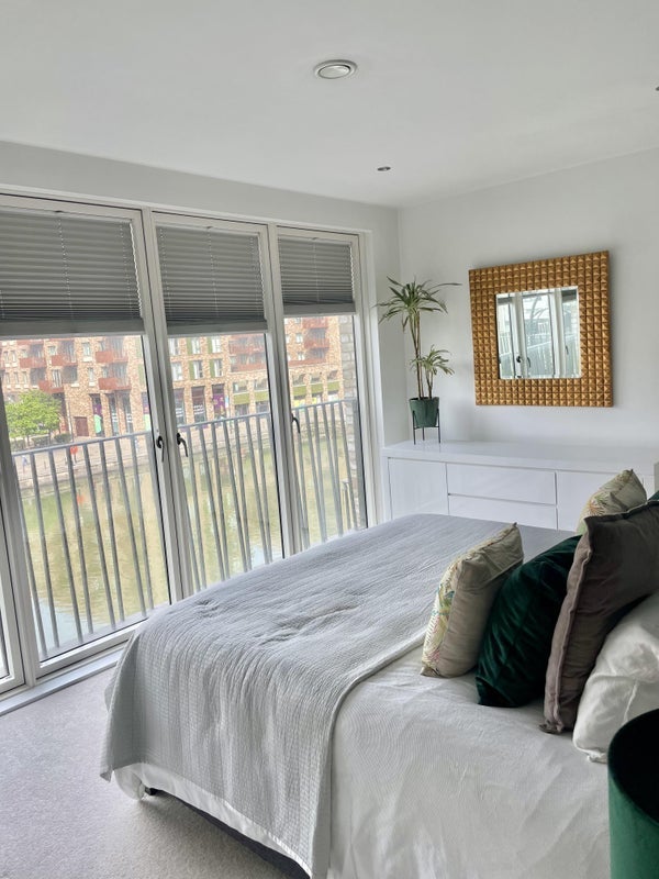 Room Lock Side Way in Greater London