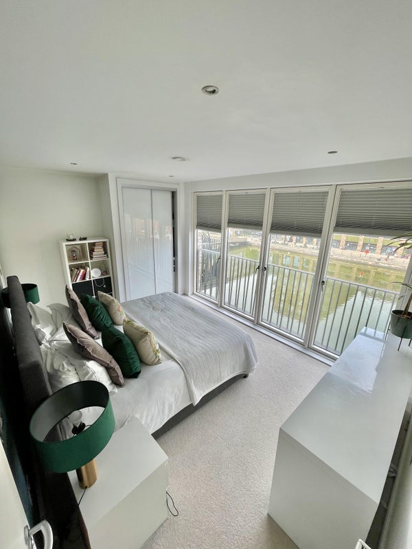 Room Lock Side Way in Greater London