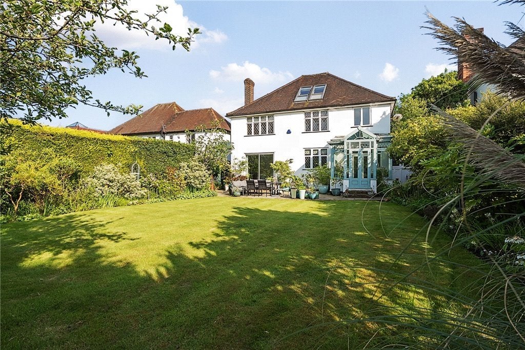 House Meadow Way in Greater London