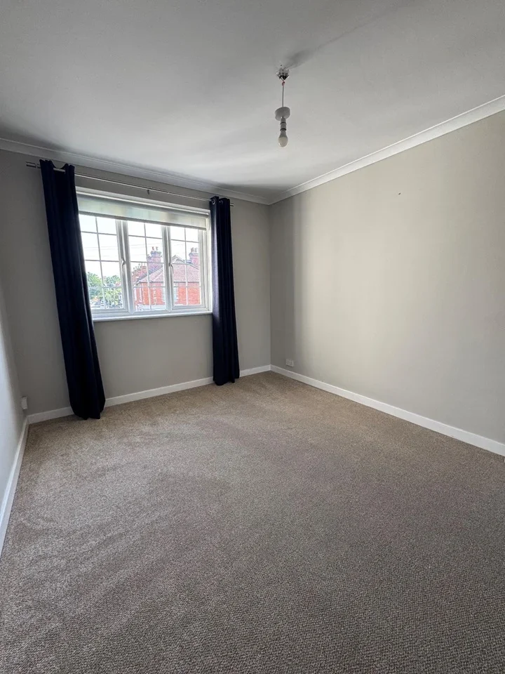 Flat Onslow Road in Guildford
