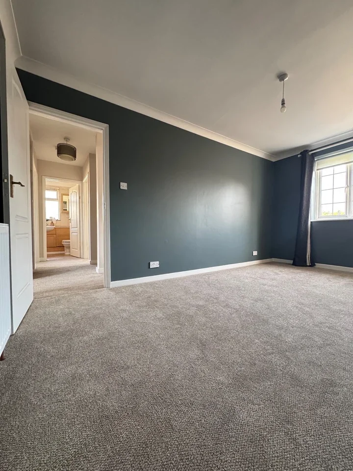 Flat Onslow Road in Guildford