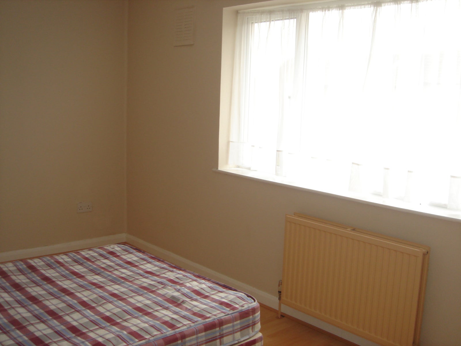 House Cheltenham Close in Greater London