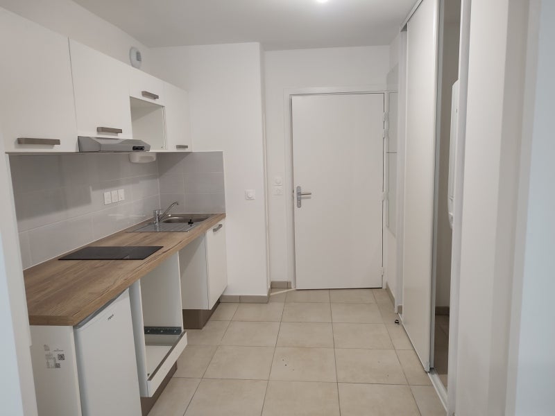 Flat Avenue Pierre Molette in Toulouse