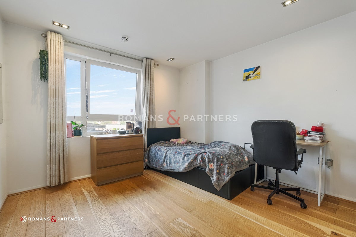 Flat Limeharbour in Greater London