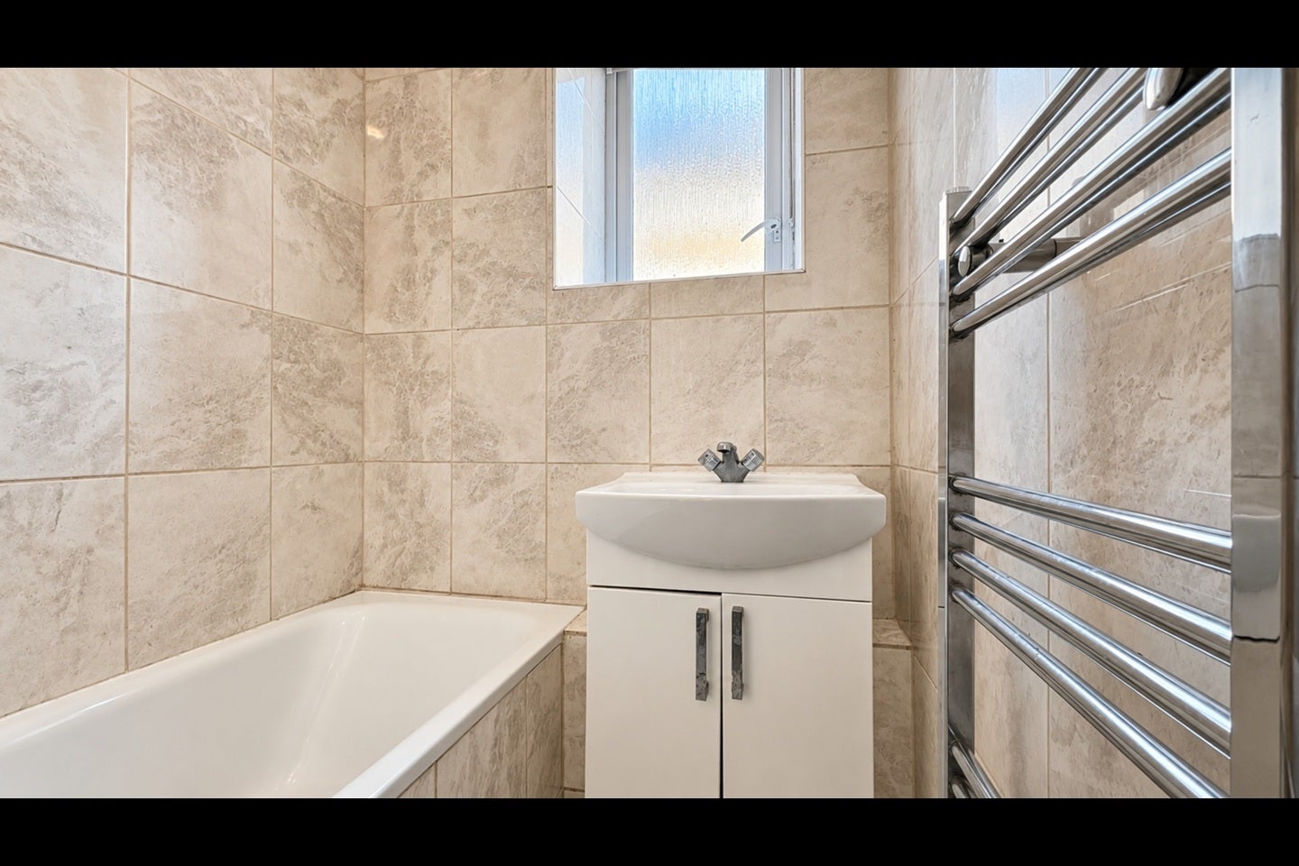 Flat Triangle Place in Greater London