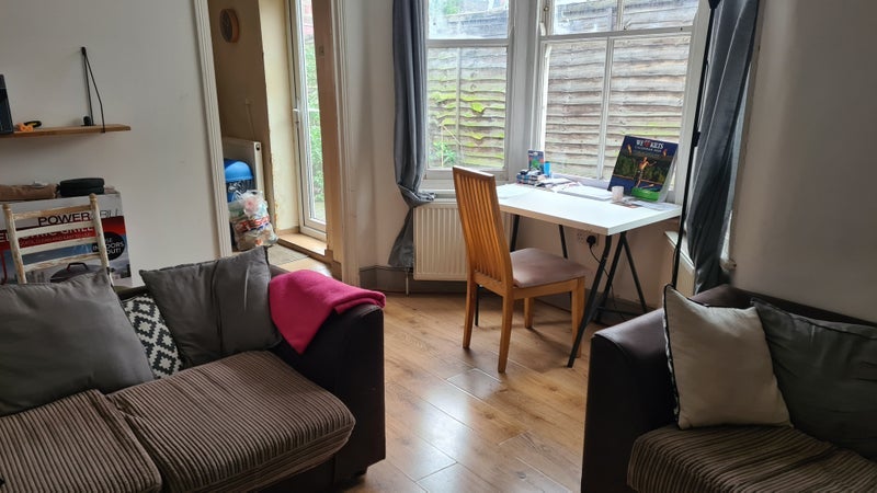 Room Wightman Road in Greater London