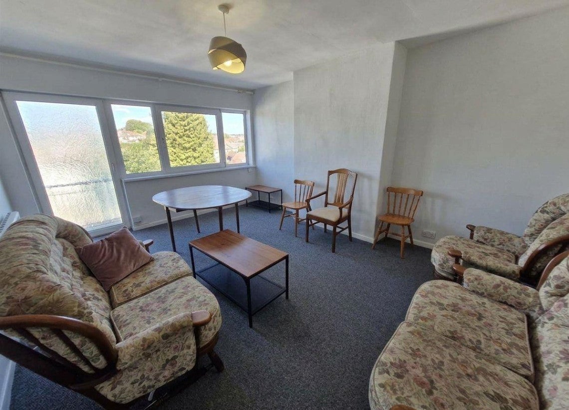 Flat Loudon Avenue in Coventry