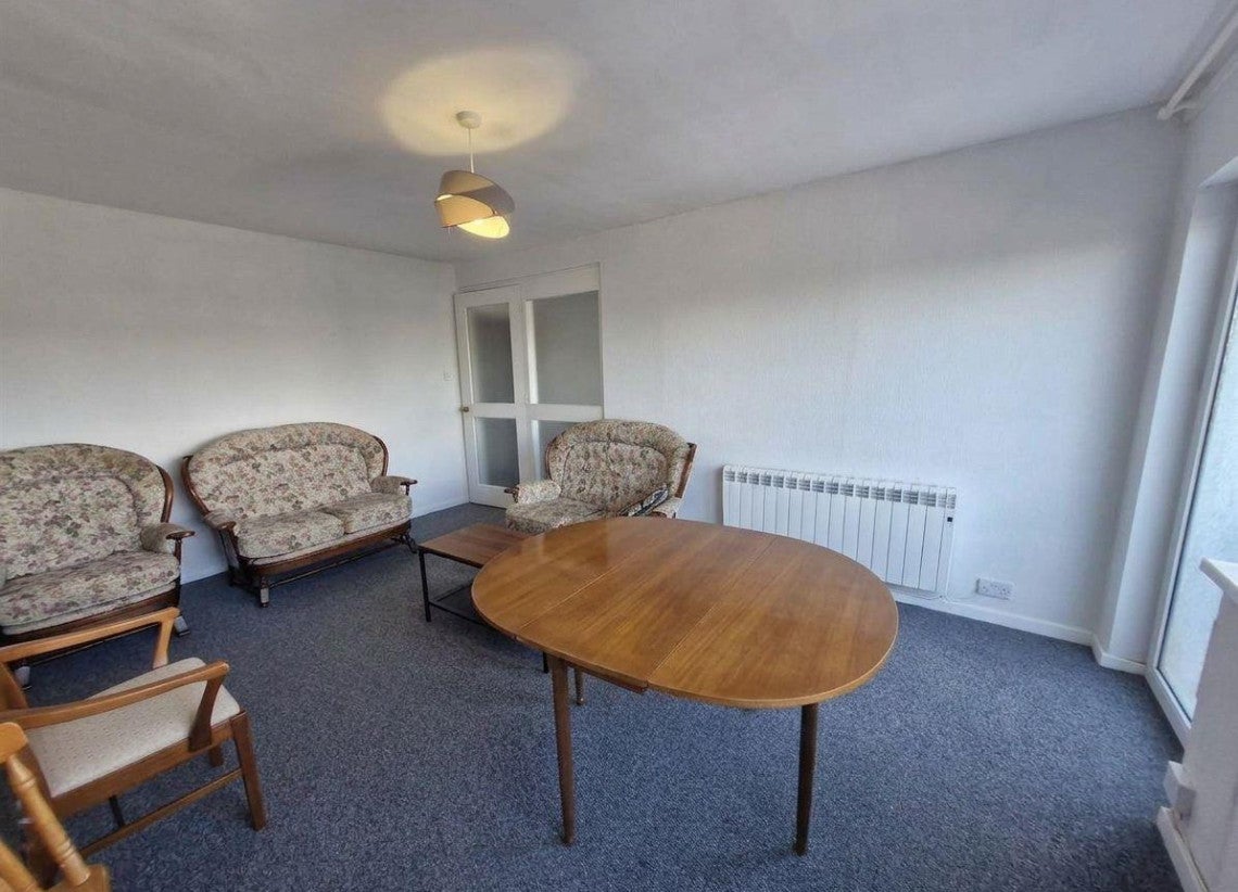 Flat Loudon Avenue in Coventry