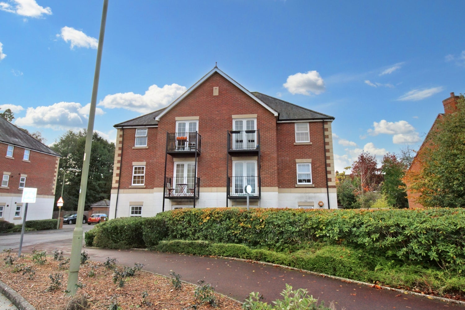 Flat Beaumont Court in Hart
