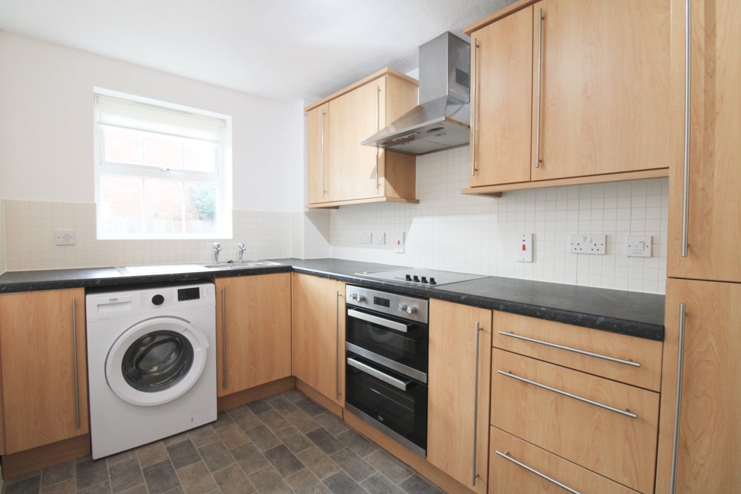 Flat Beaumont Court in Hart