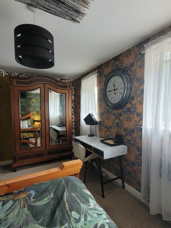 Room Ravenoak Avenue in Manchester