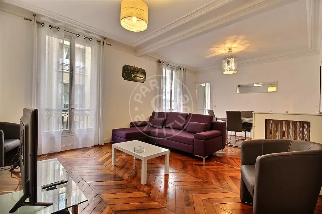 Flat Rue de la Tour in Paris