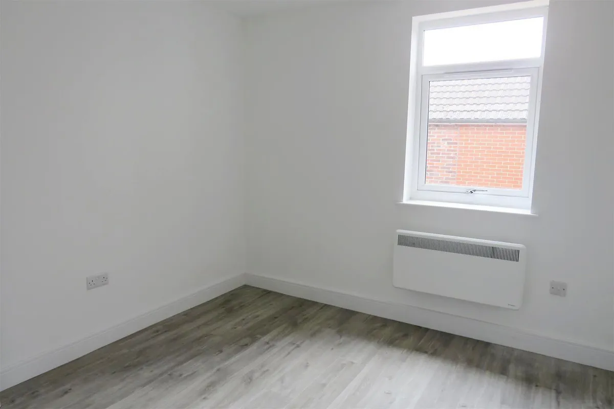 Flat College Place in Southampton