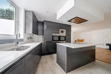 Flat Merton Road in Greater London