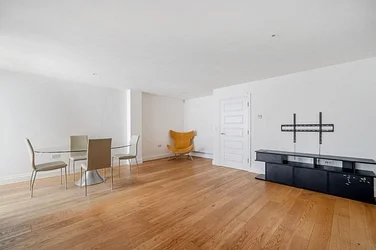 Flat Merton Road in Greater London