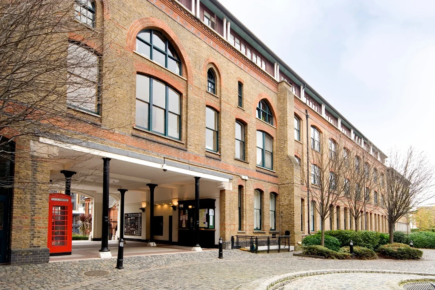 Flat Fairfield Road in Greater London