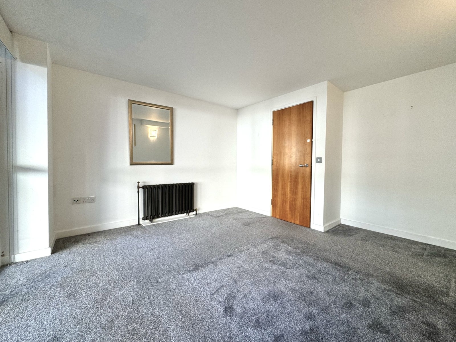 Flat Hopton Road in Greater London