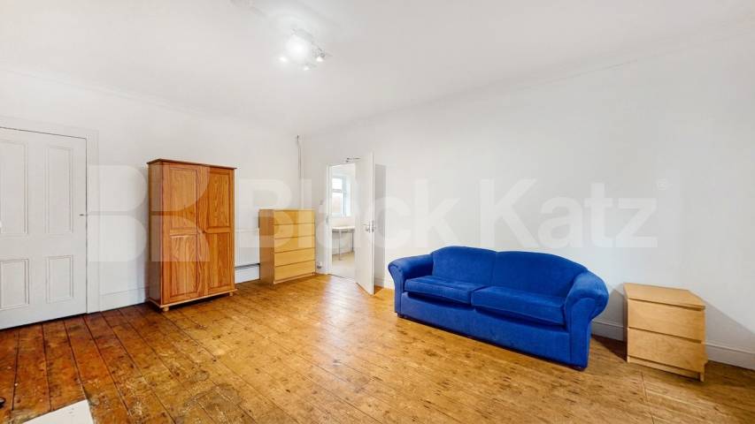 Flat Iverson Road in Greater London