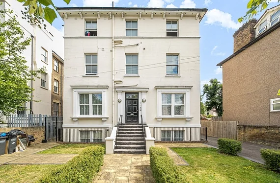 Flat Oakfield Road in Greater London