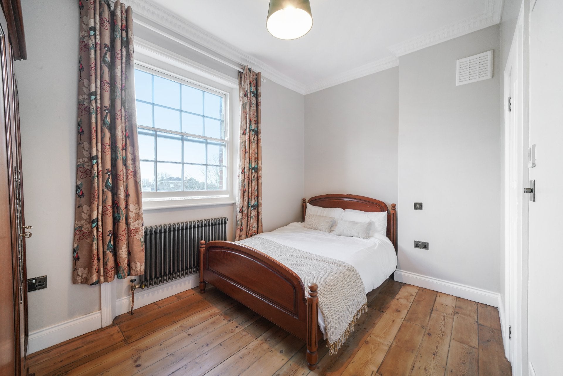 Flat Park Hill in Greater London