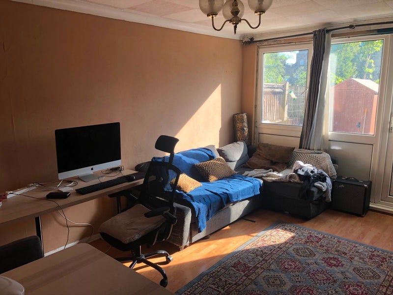 Room Eglinton Road in Greater London