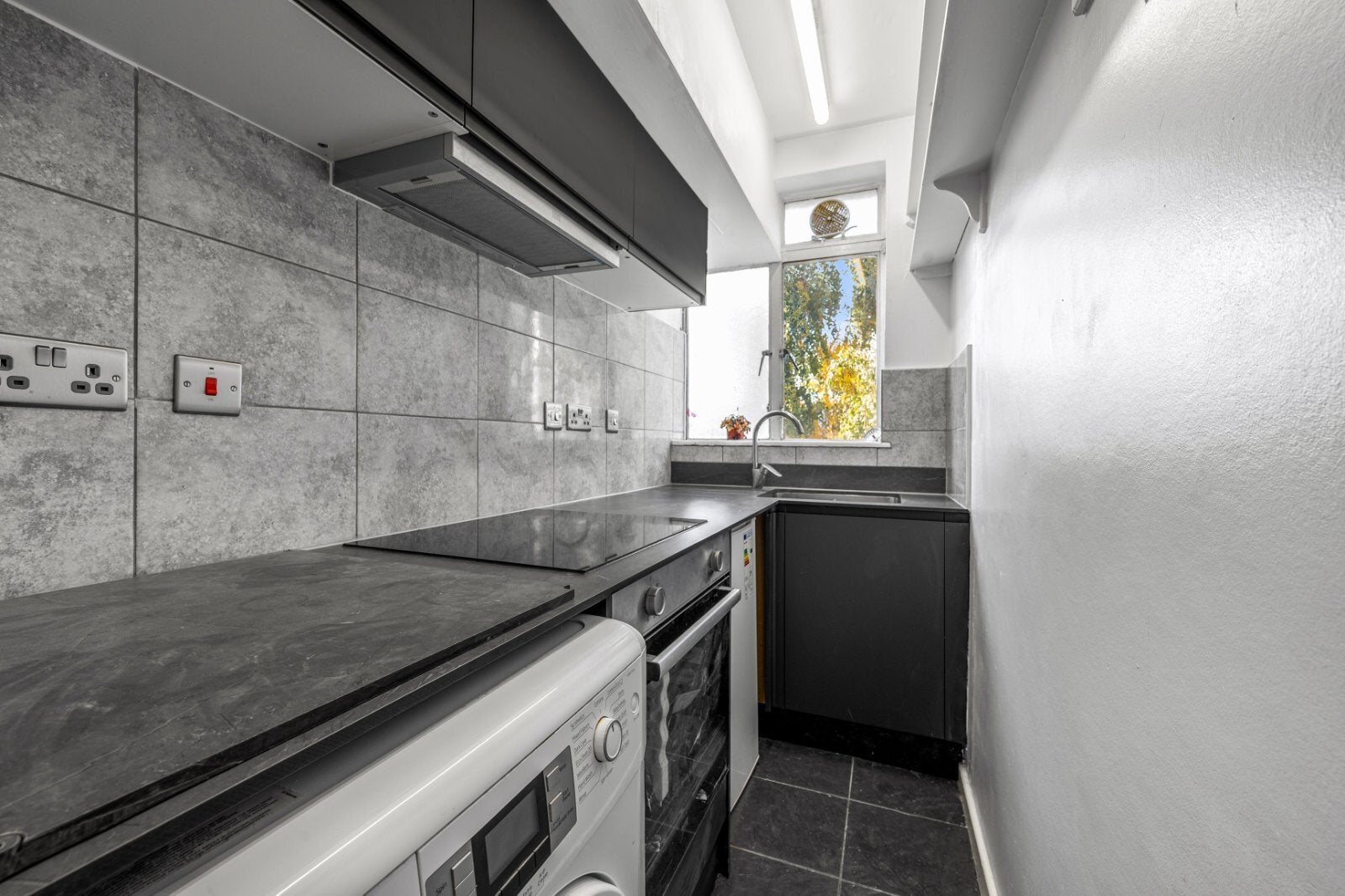 Flat Upper Richmond Road in Greater London