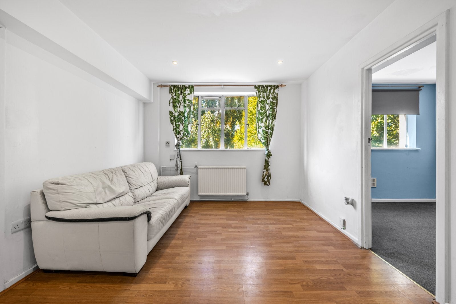 Flat Upper Richmond Road in Greater London