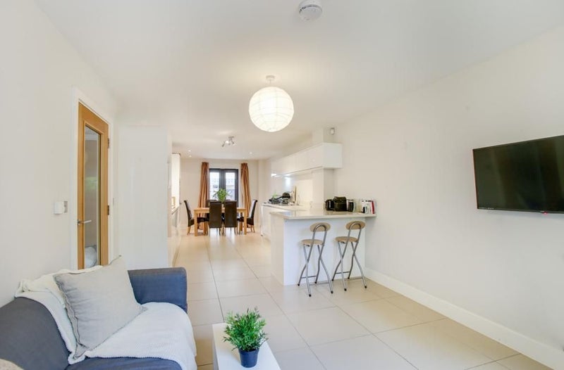 Room Craven Road in Greater London