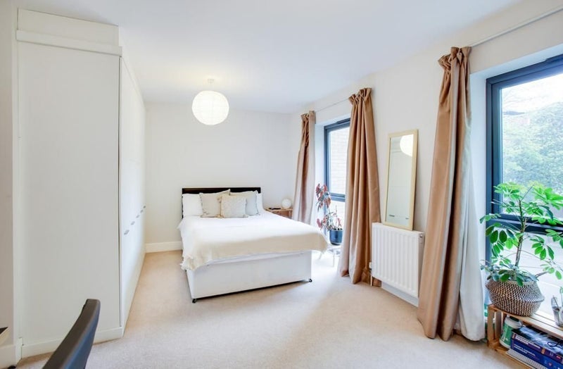 Room Craven Road in Greater London