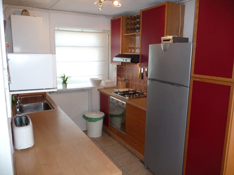 Room Plummer Road in Greater London