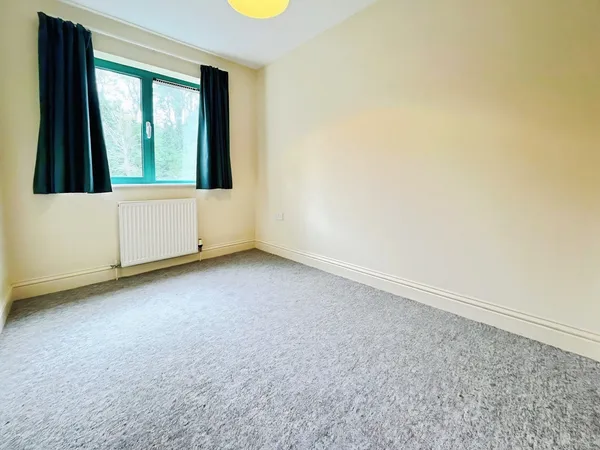 Flat Woodhead Drive in Cambridge