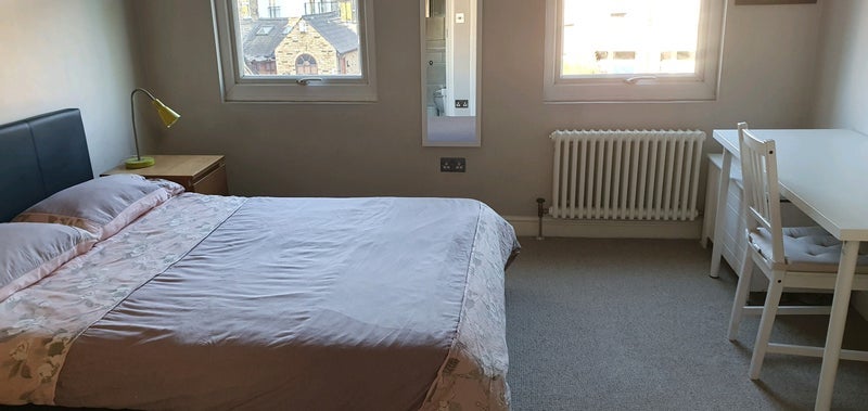 Room Wycliffe Road in Greater London