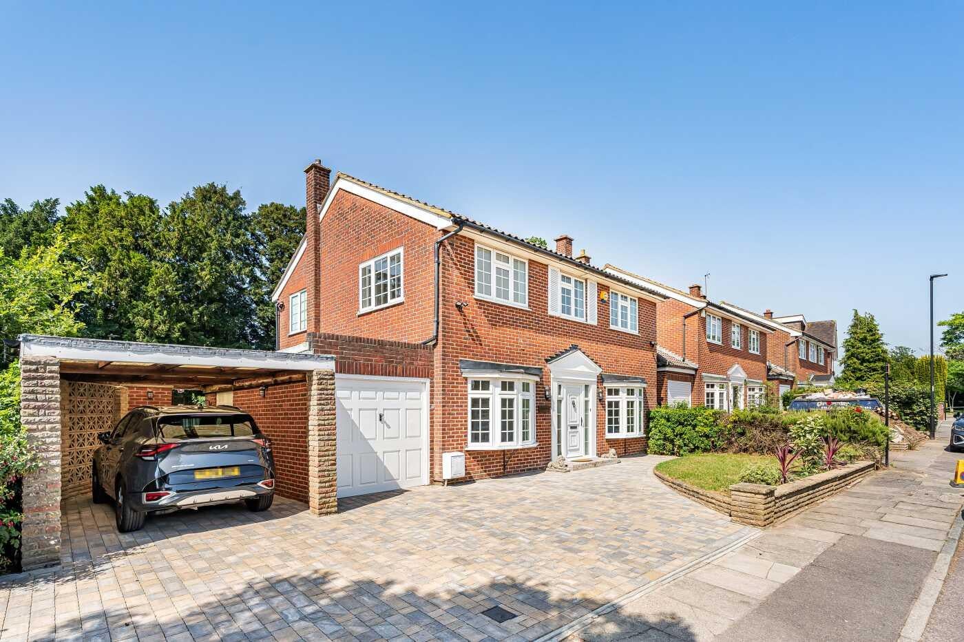 House The Paddocks in Greater London