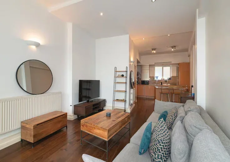 Flat Newington Causeway in Greater London