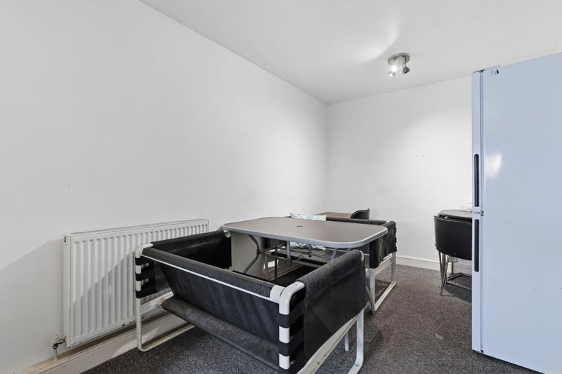 Room Walsgrave Gardens in Coventry