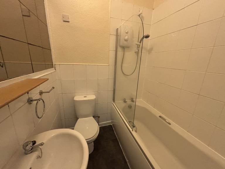 Flat Baldovan Terrace in Dundee