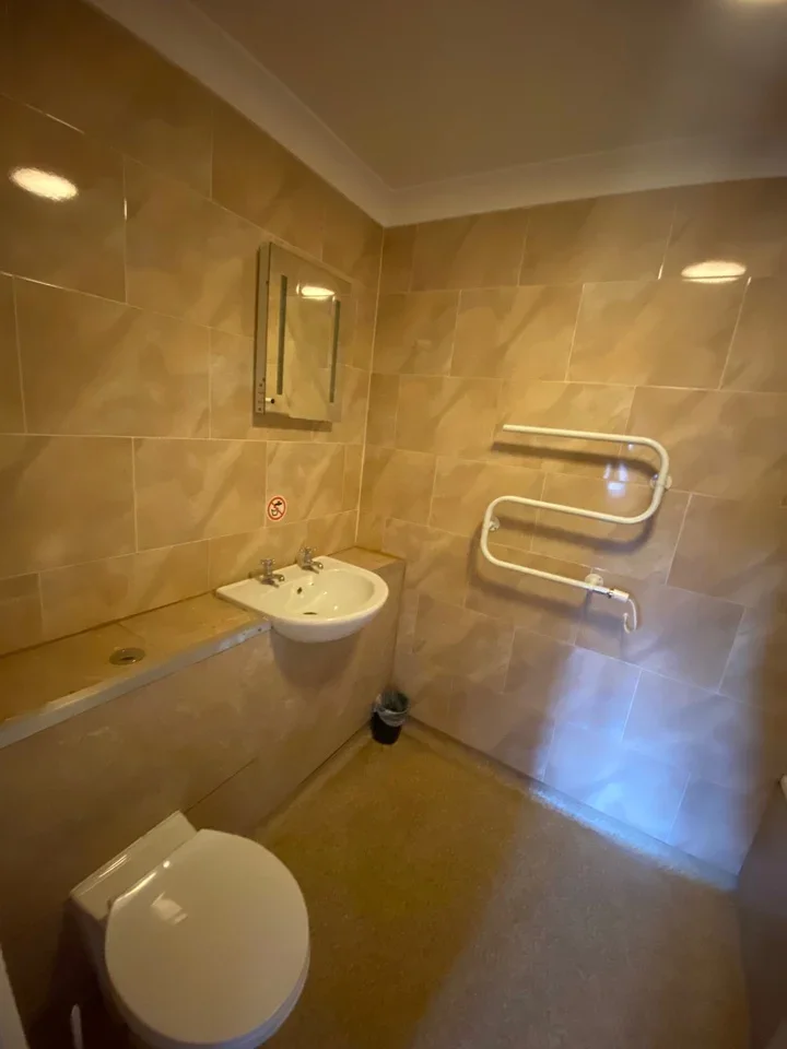 Room Hahnemann Road in Bournemouth