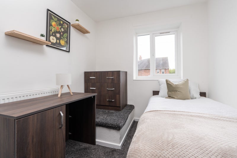Room Felskirk Road in Manchester