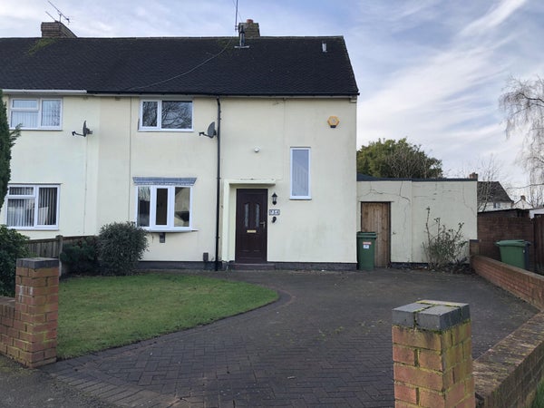 House Broadmeadow Green in Wolverhampton
