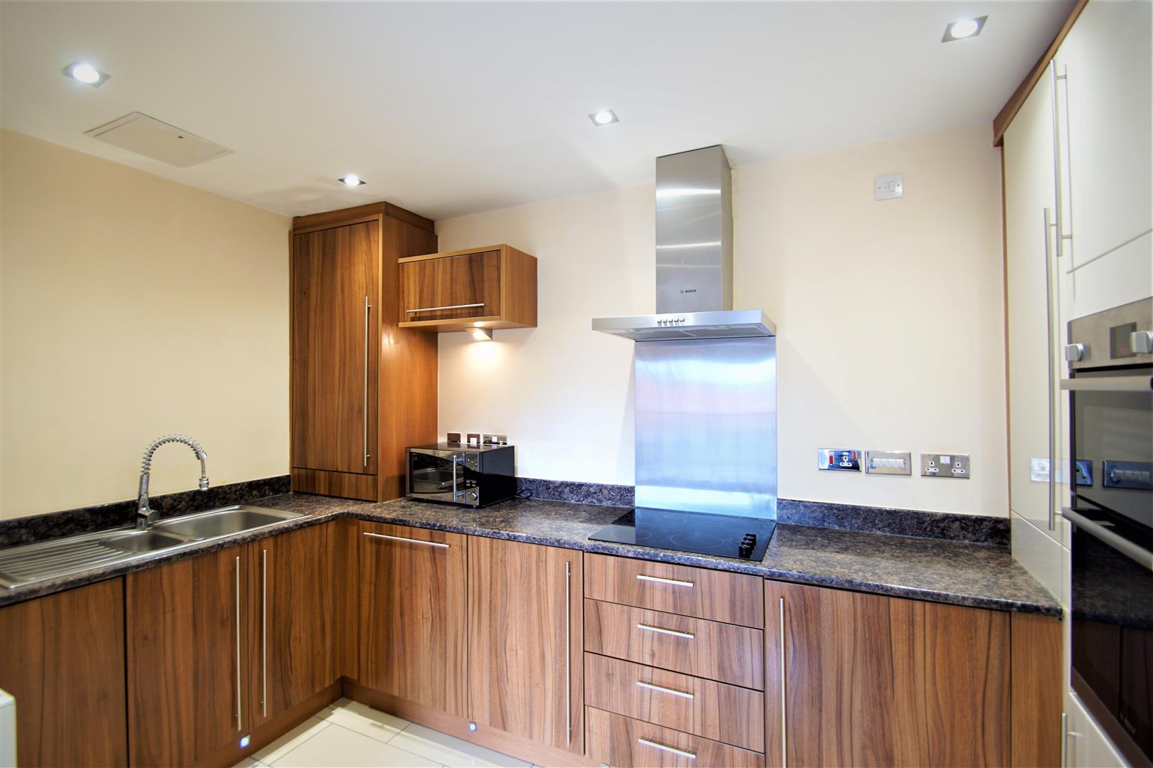 Flat Cedar Drive in Leeds