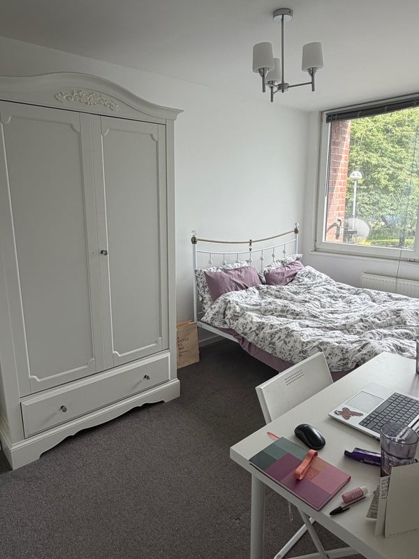 Room Twyford Street in Greater London