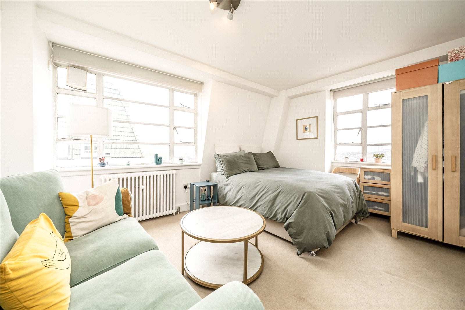 Flat Sloane Avenue in Greater London
