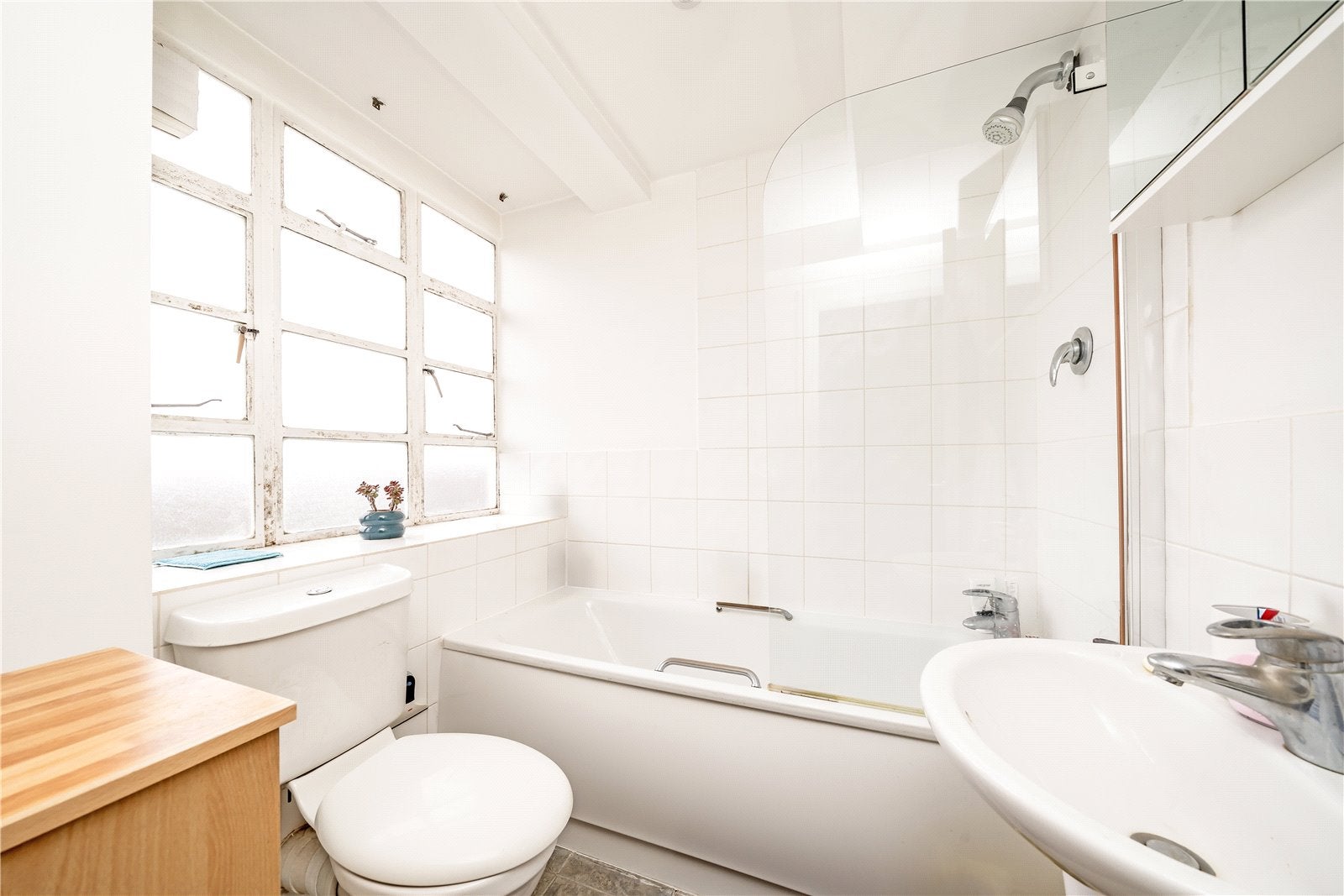 Flat Sloane Avenue in Greater London