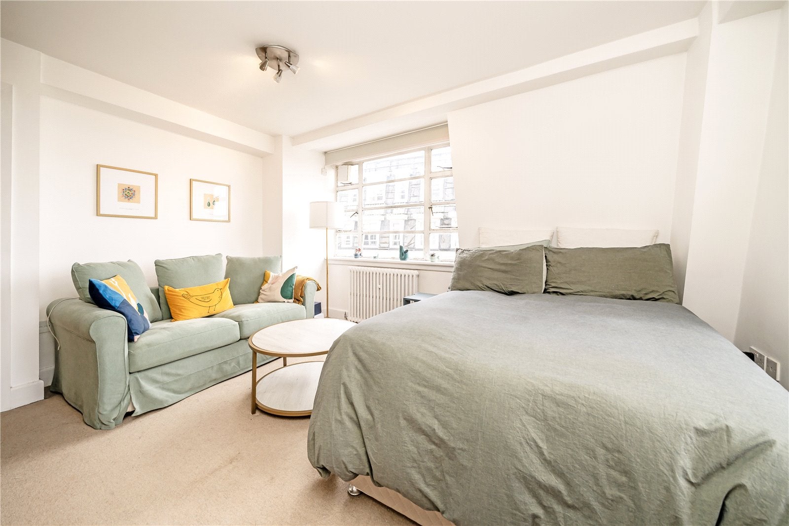 Flat Sloane Avenue in Greater London