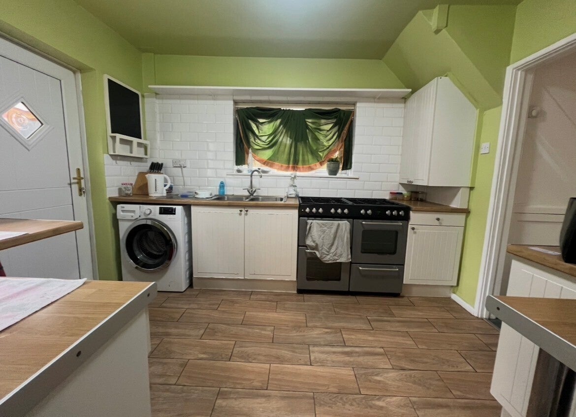 Room West Close in Cardiff