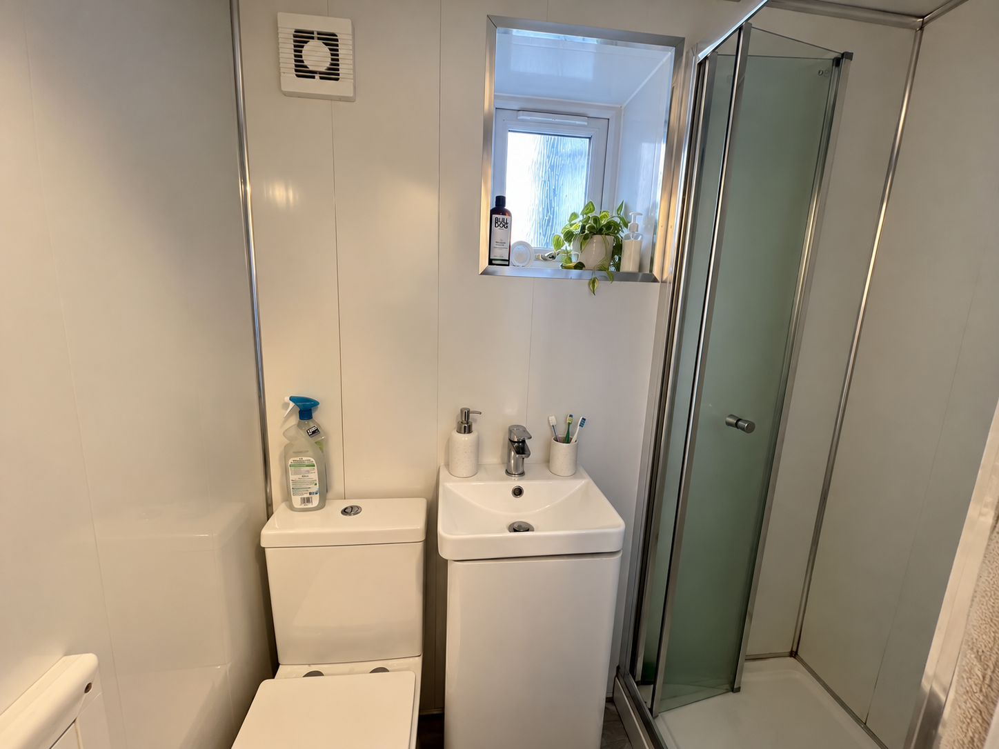 Room West Close in Cardiff