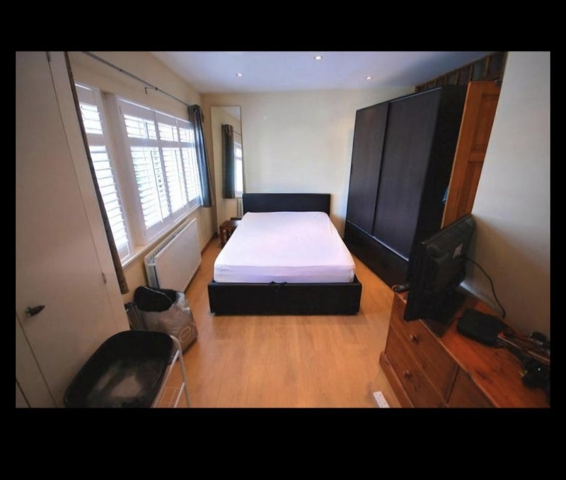 Room Sylvia Gardens in Greater London