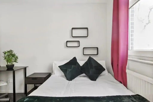 Room Chippenham Road in City of Westminster